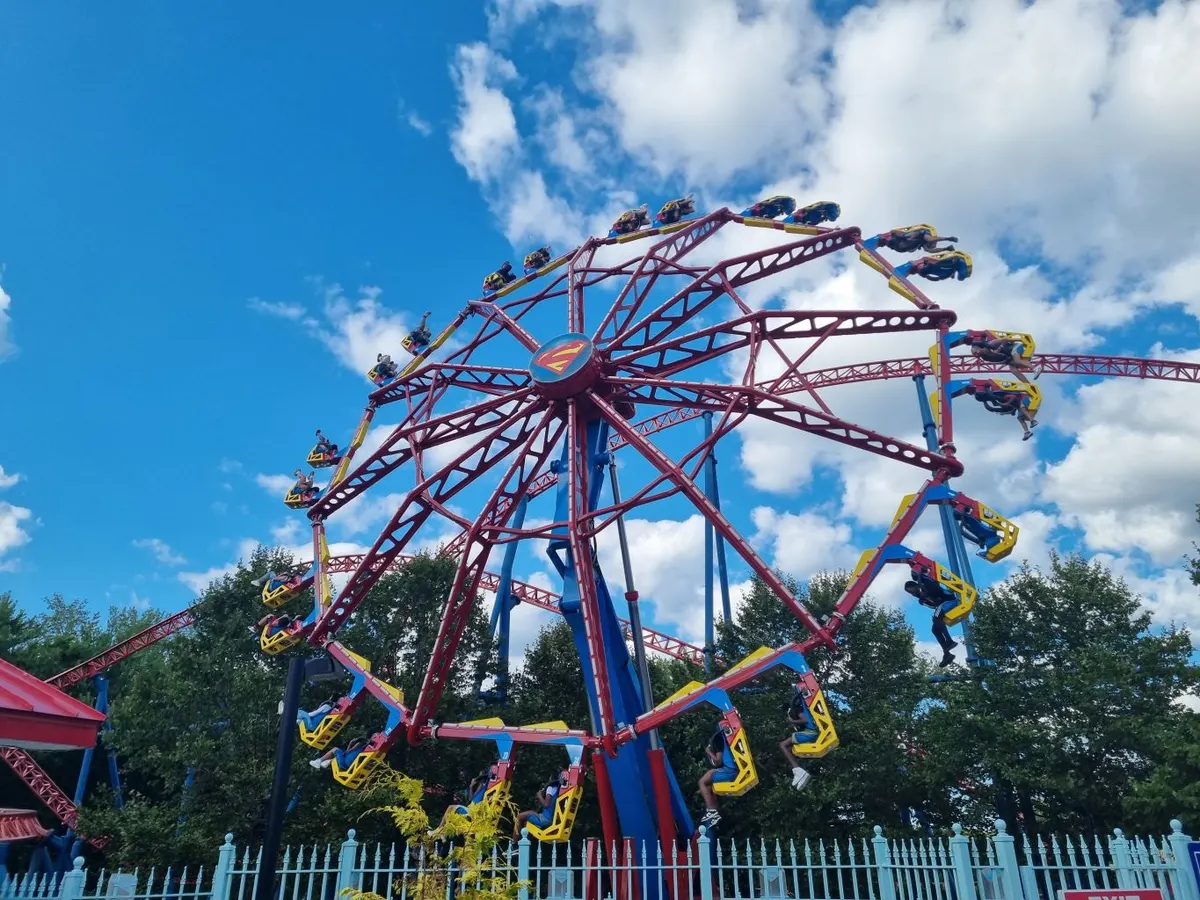 SUPERGIRL Sky Flyer
