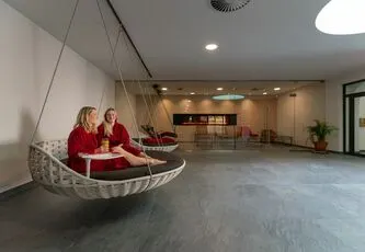 Ruhen in Kaminfeueratmosphäre