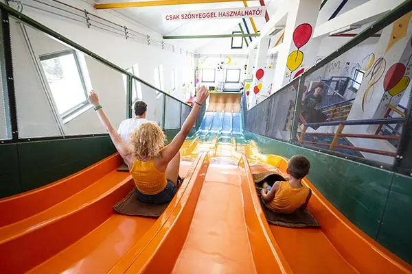 BELTÉRI CSÚSZDAPARK