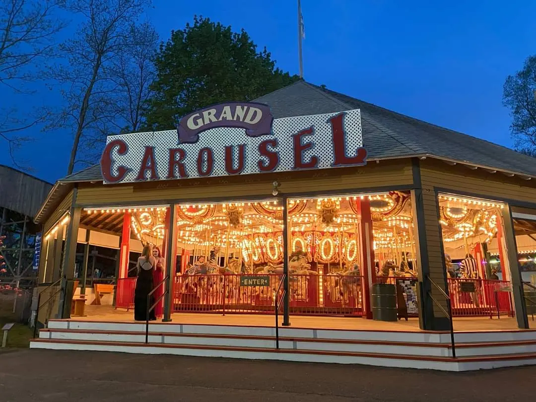 Grand Carousel