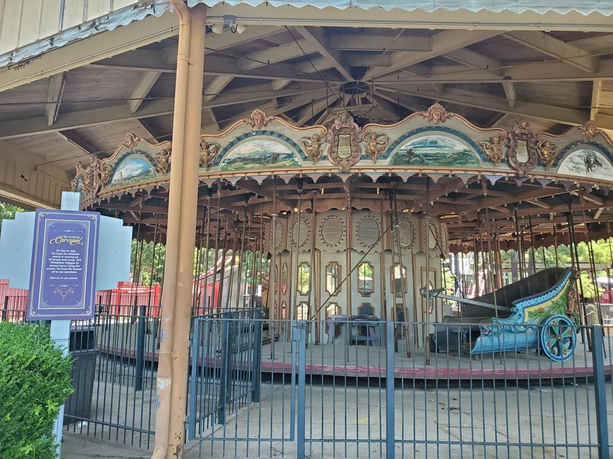 Grand Ole Carousel