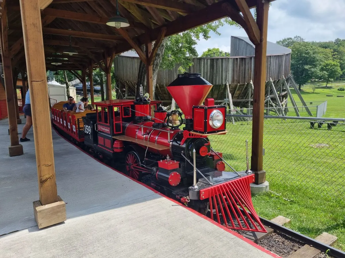 Quassy Express Train