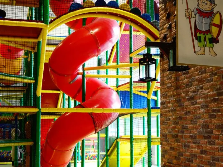 Große Spiralrutsche