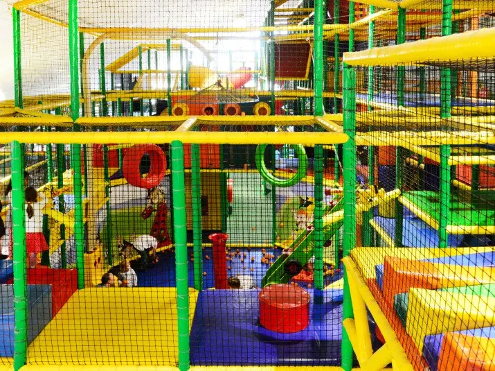 Riesen Spiel- und Kletterlabyrinth