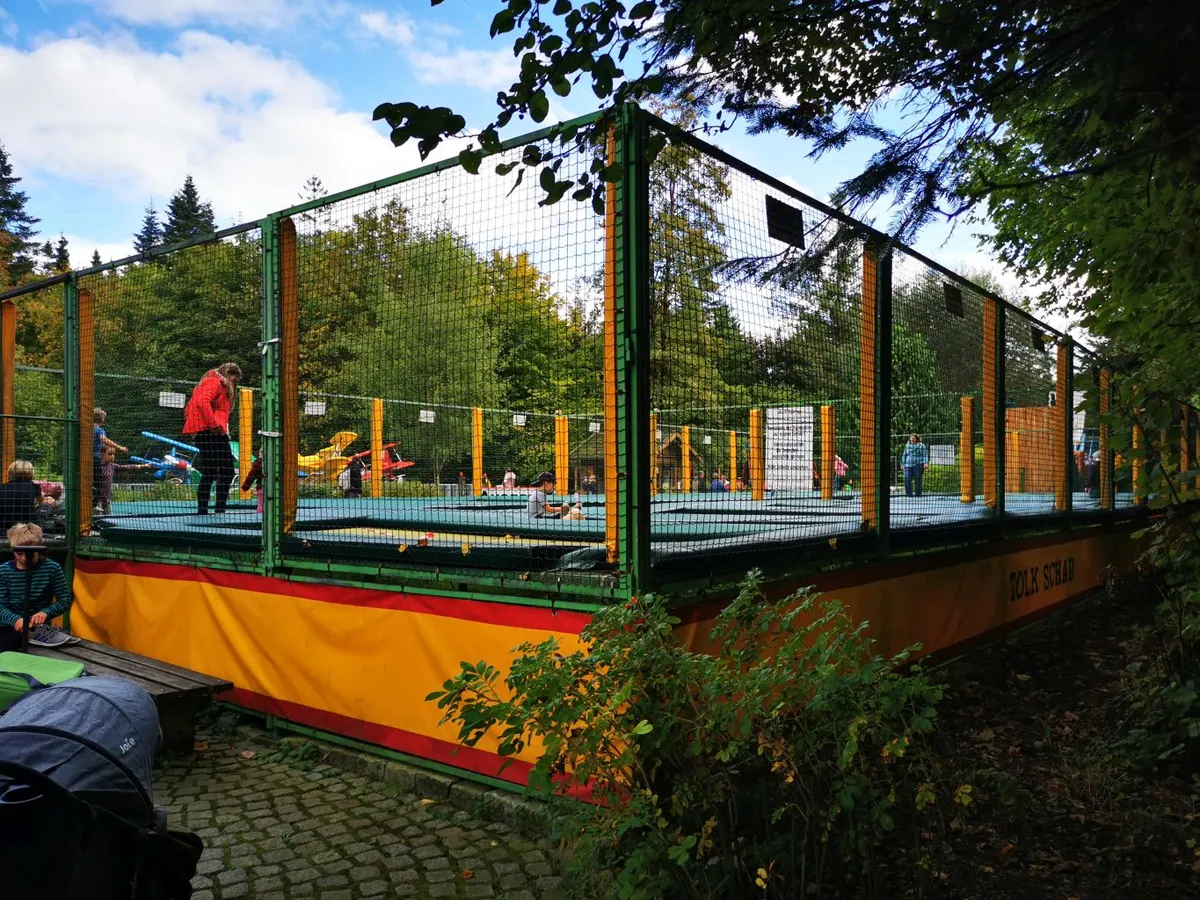 Riesen-Trampolinanlage