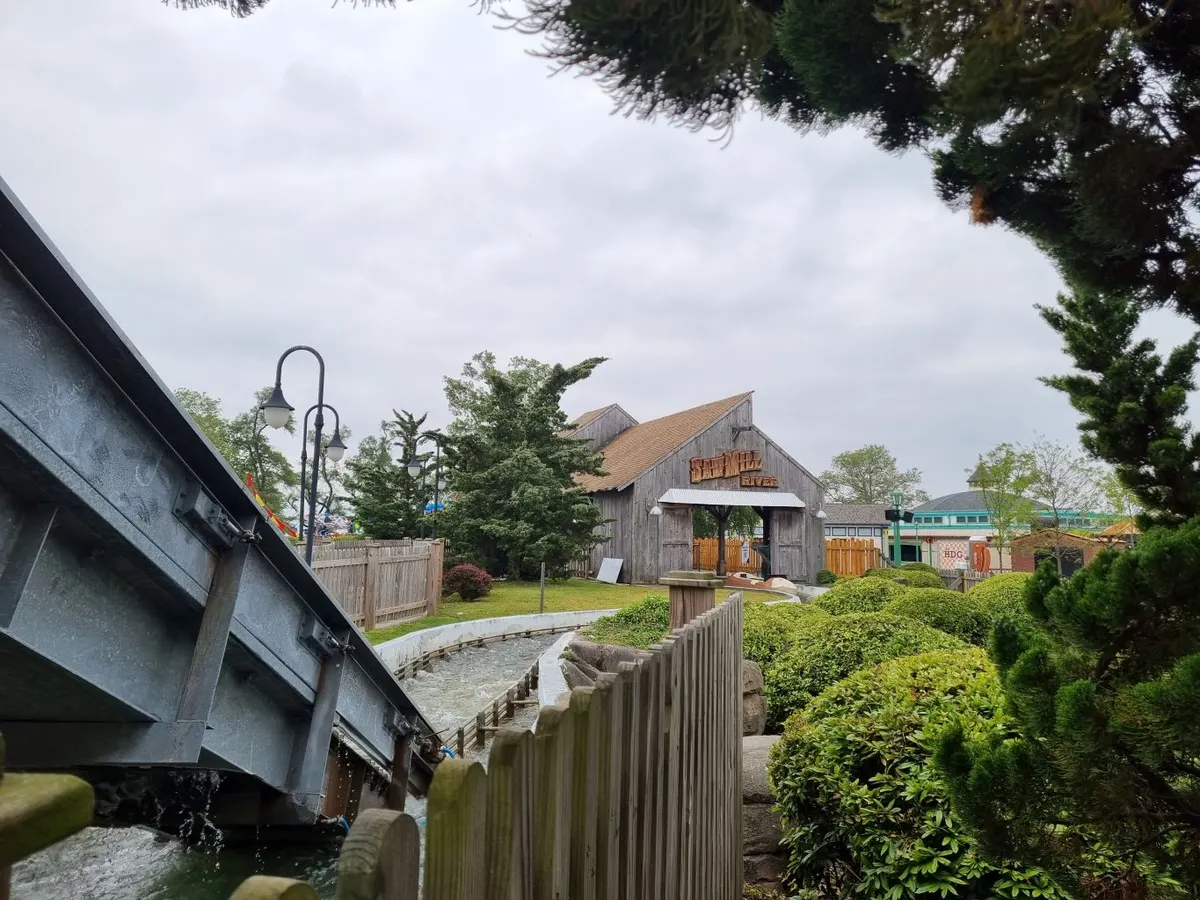 Saw Mill River