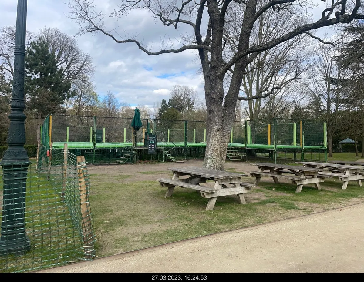 Les trampolines