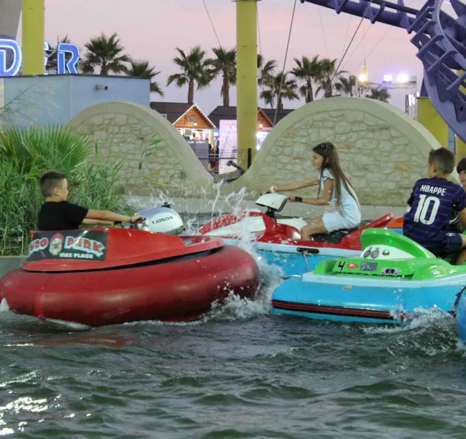 Bumper boat