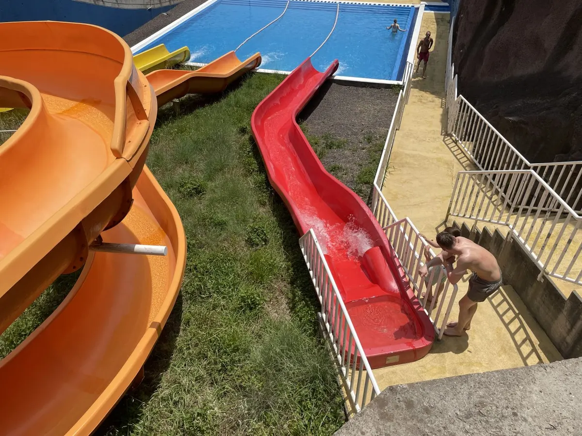 Water slides - red