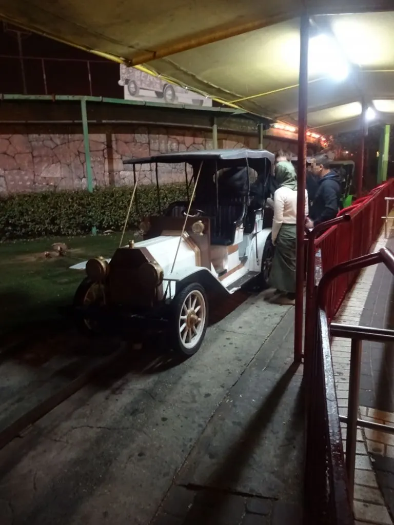 Antique cars / מכוניות ענתיקות