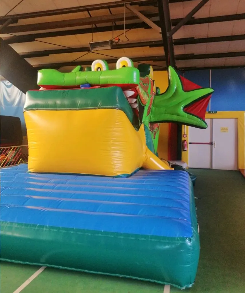 Hüpfburg - Fressender Drache