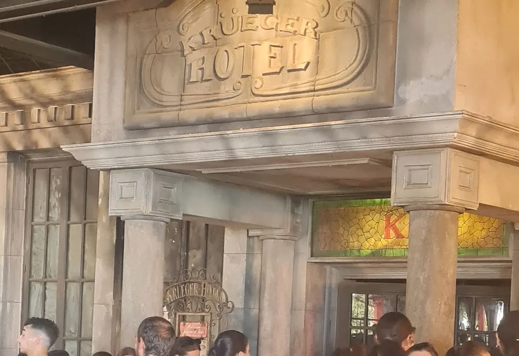 Hotel 666