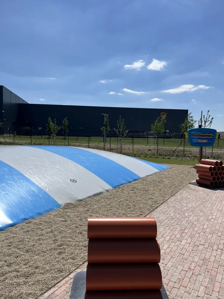 Mega trampolína