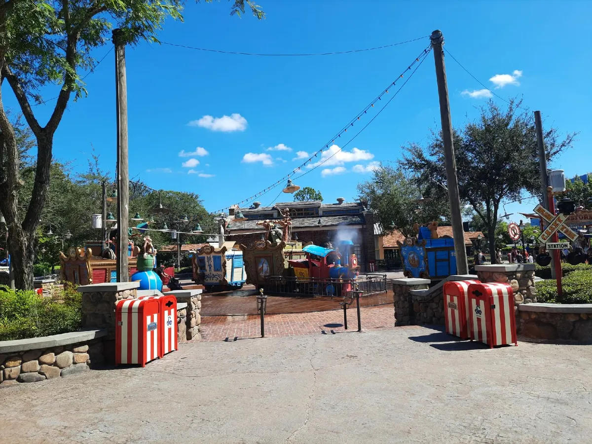 Casey Jr. Splash 'N' Soak Station