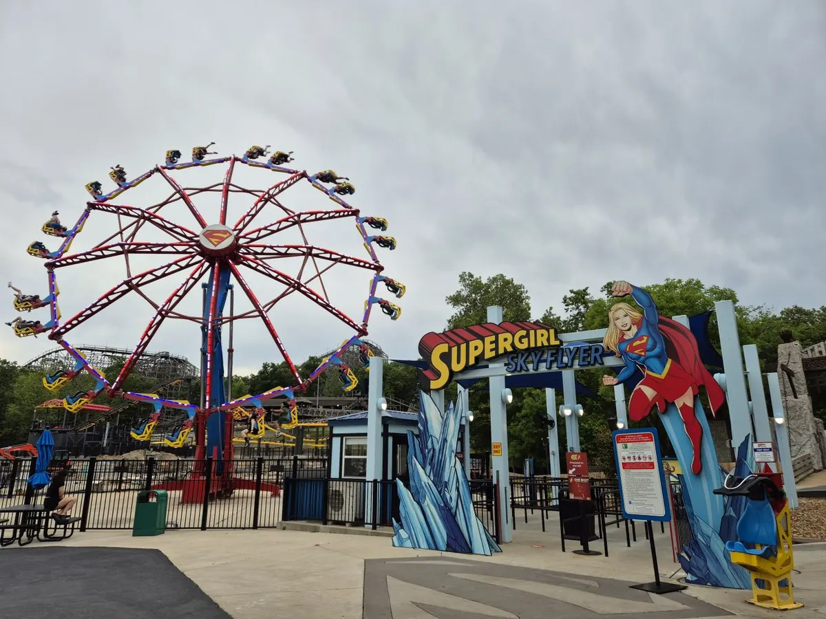 SUPERGIRL Sky Flyer