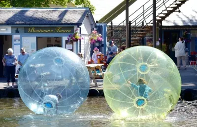 Water Walkerz