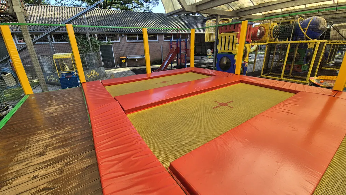 3 Feld Trampolin