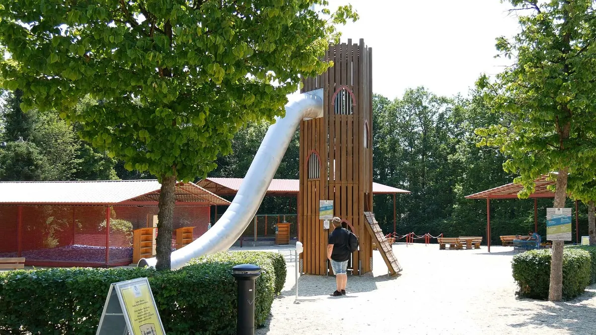 Tapsis Burgturm