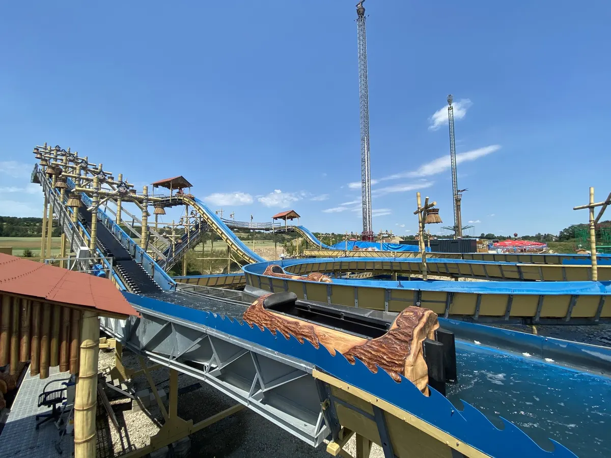 Wildwasserbahn Pirateninsel