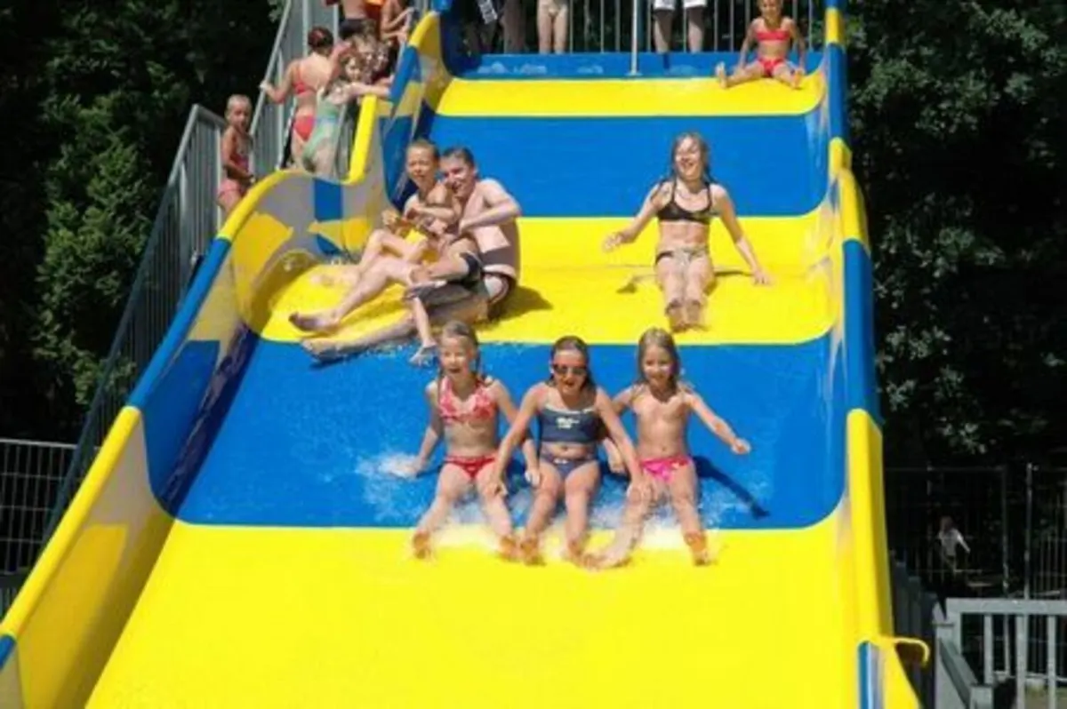 Familienbreitrutsche