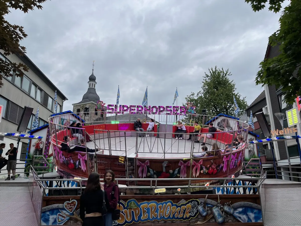 Super Hopser