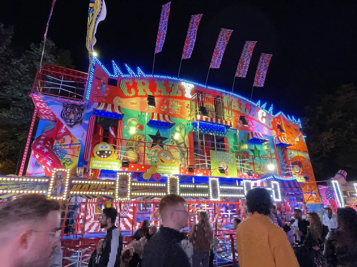 Crazy Palace / Christmas Hotel (Bodet, B)