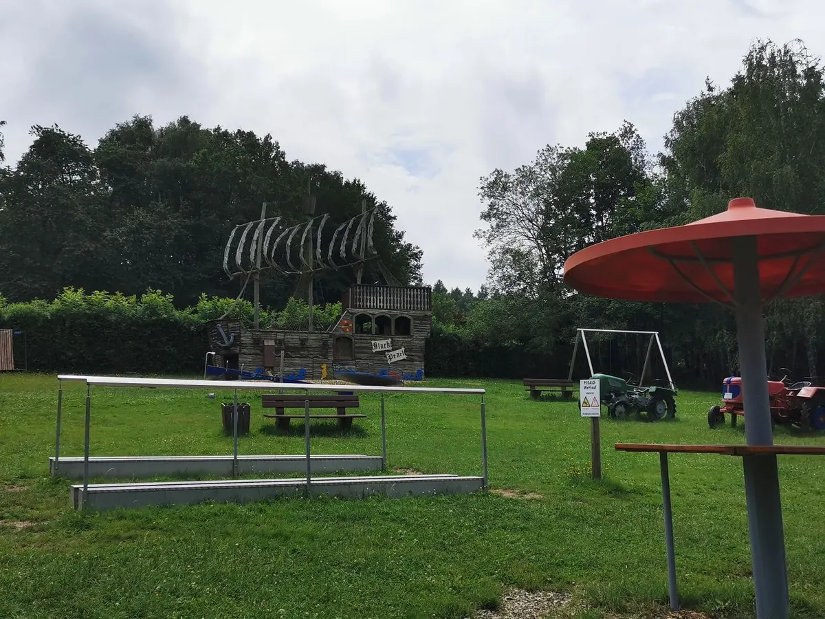 Spielplatzbereich am Kiosk
