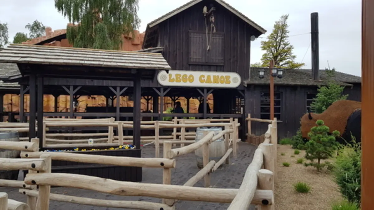 LEGO® Canoe