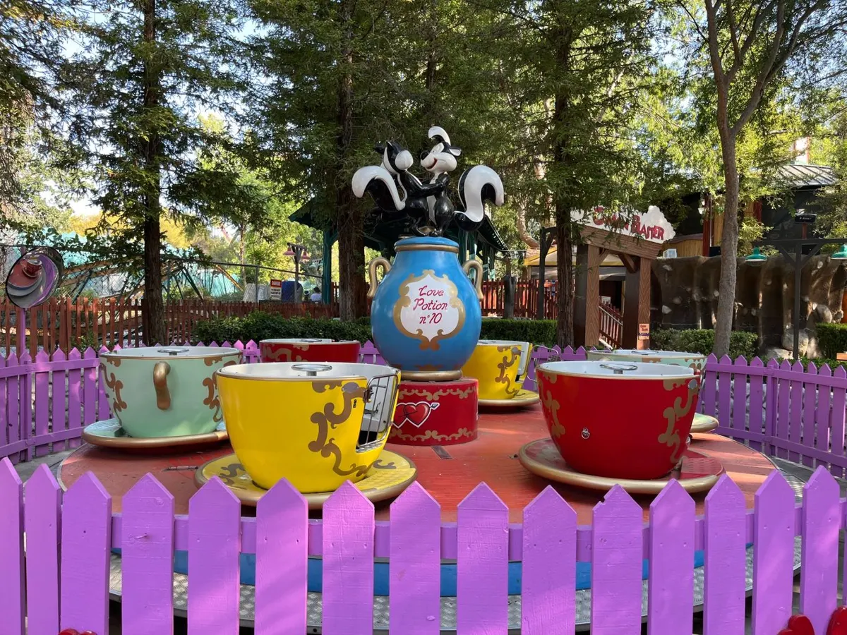 Pepe Le Pew’s Tea Party