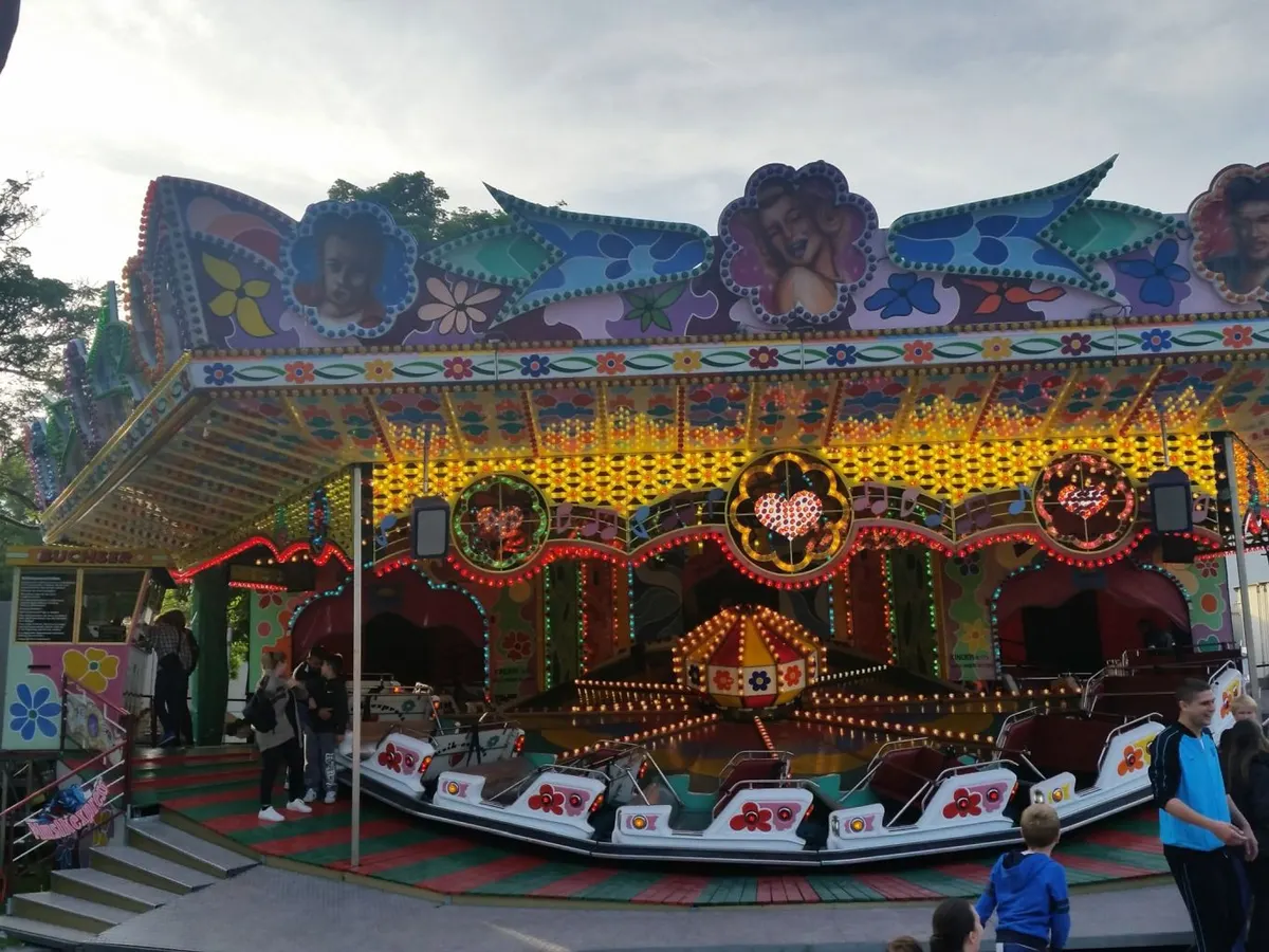 Musik Express (Buchser, CH)