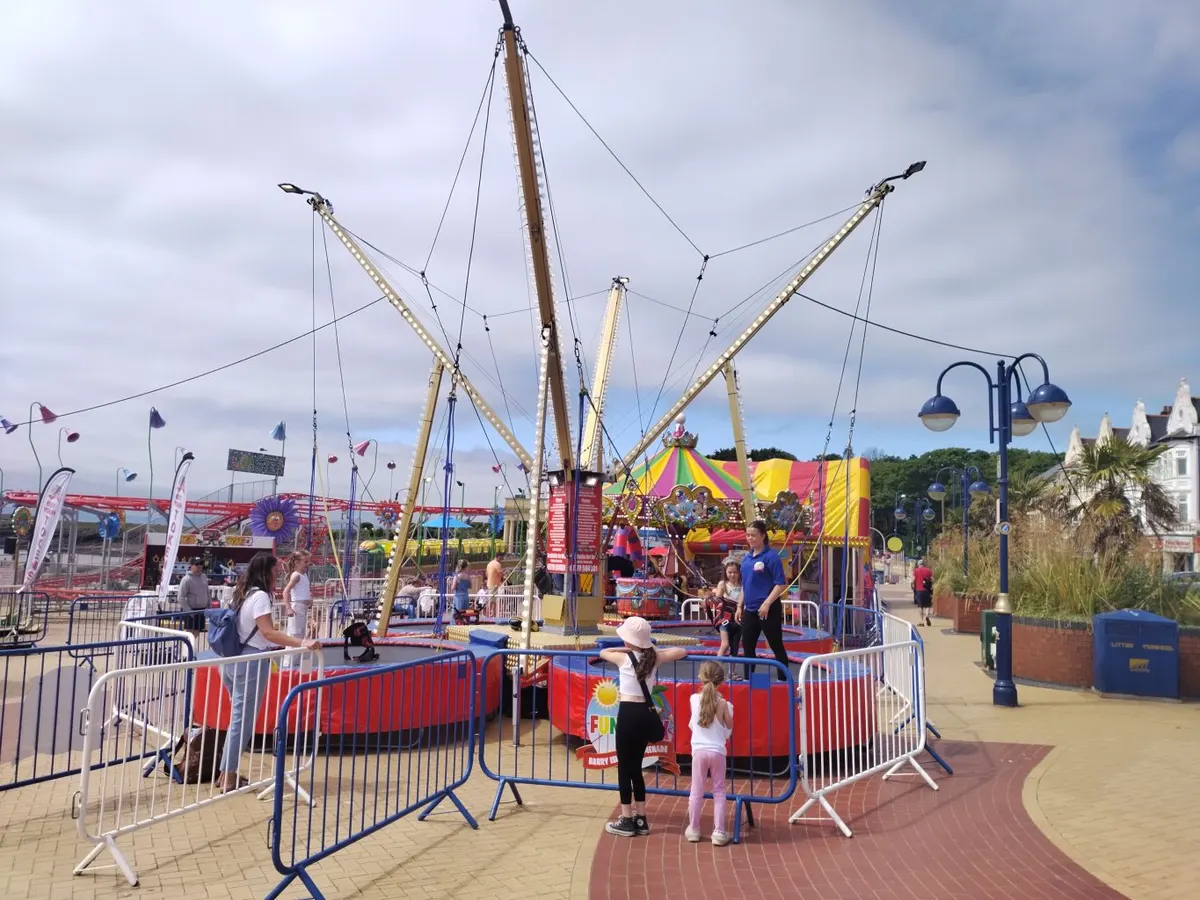 4-person bungee trampoline
