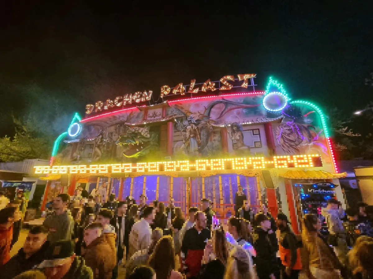 Drachen Palast (Schmelzer-Ziringer, AT)