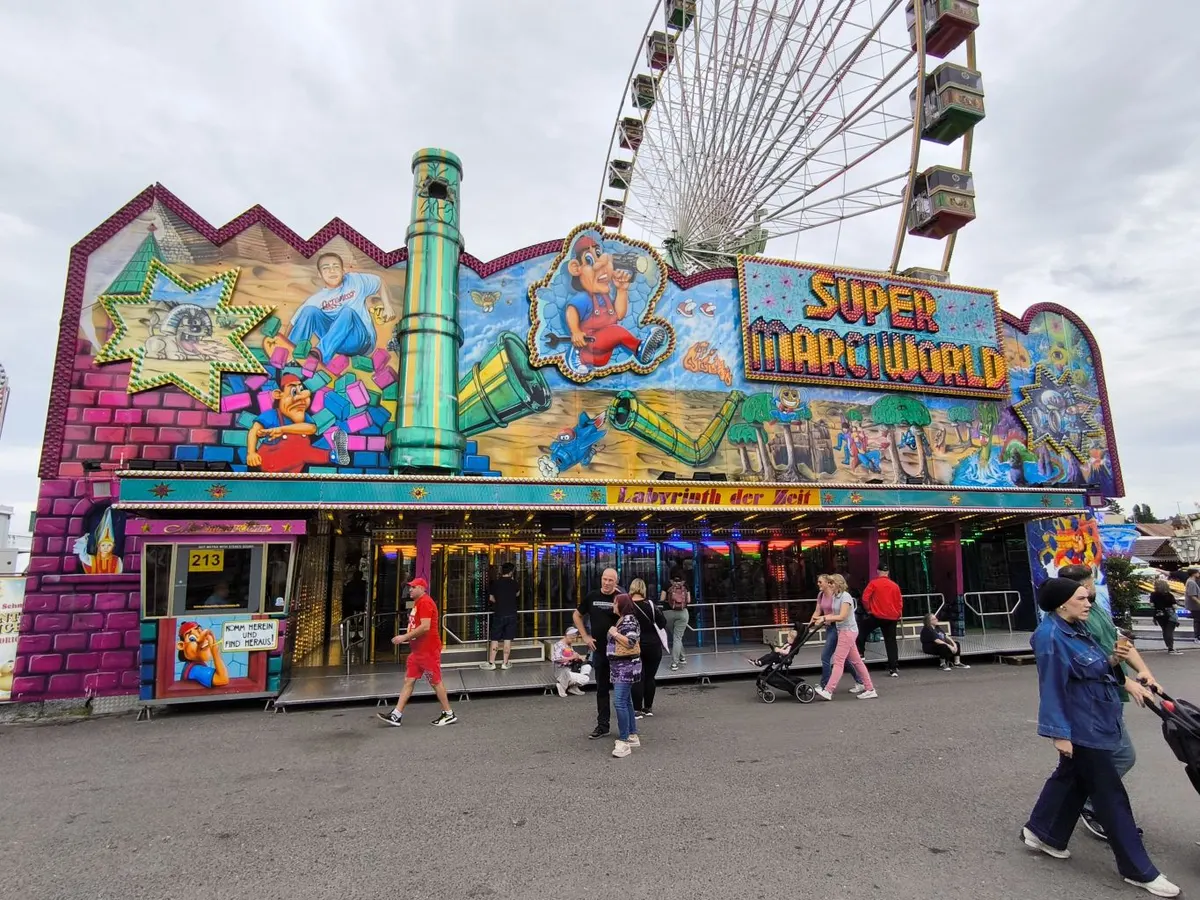 Super-Marci-World