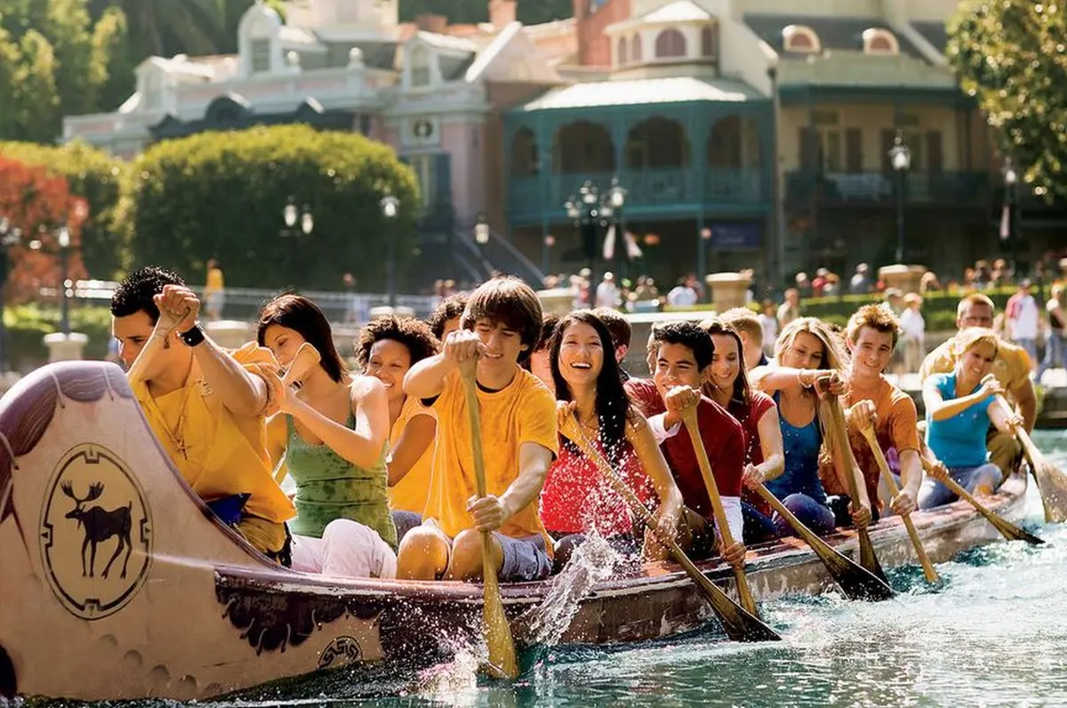 Davy Crockett's Explorer Canoes