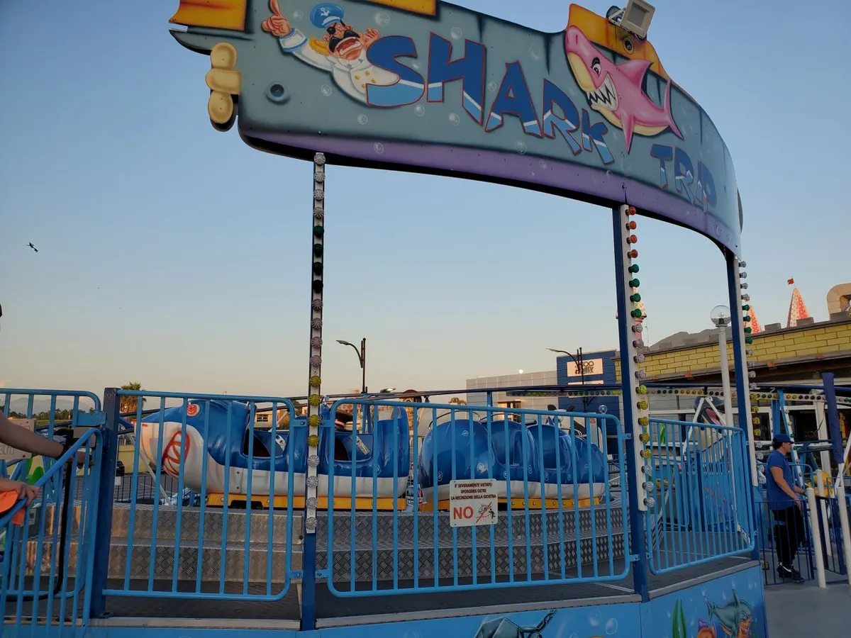 Lo Squalo (Shark Trip)