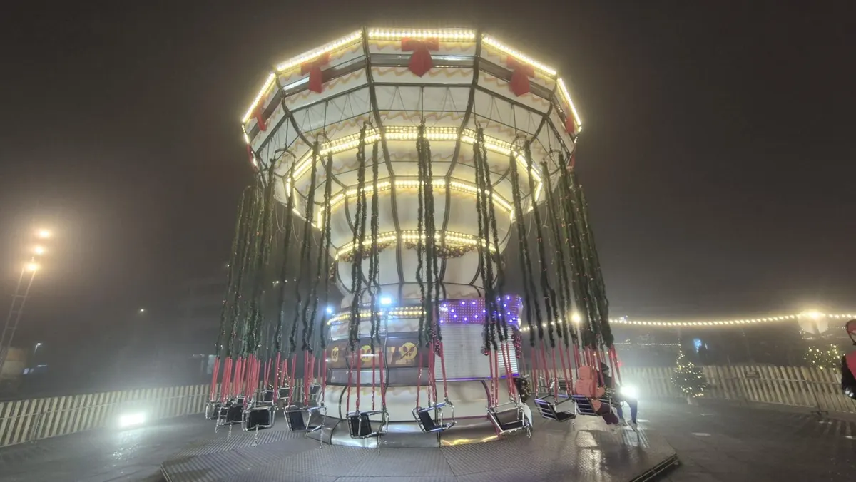 Le Voltigeur - Nostalgic Christmas Flight