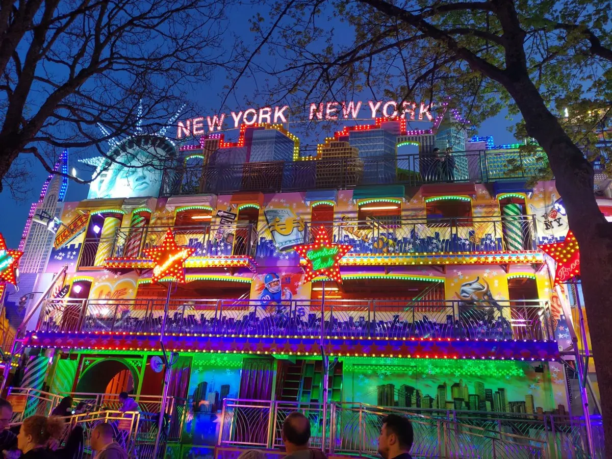 New York New York (Chanet, F)