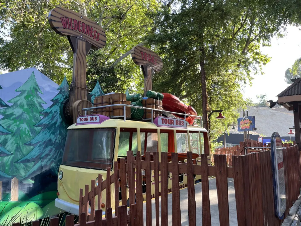 Daffy Duck’s Adventure Tours
