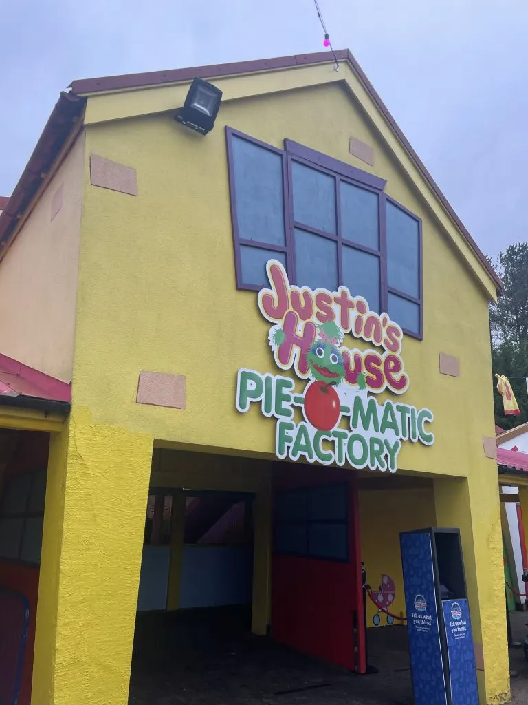 Justin's House Pie-O-Matic Factory