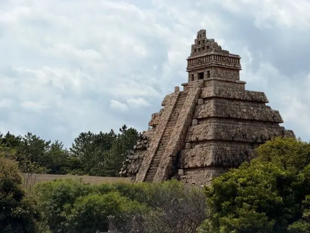 Indiana Jones® Adventure: Temple of the Crystal Skull