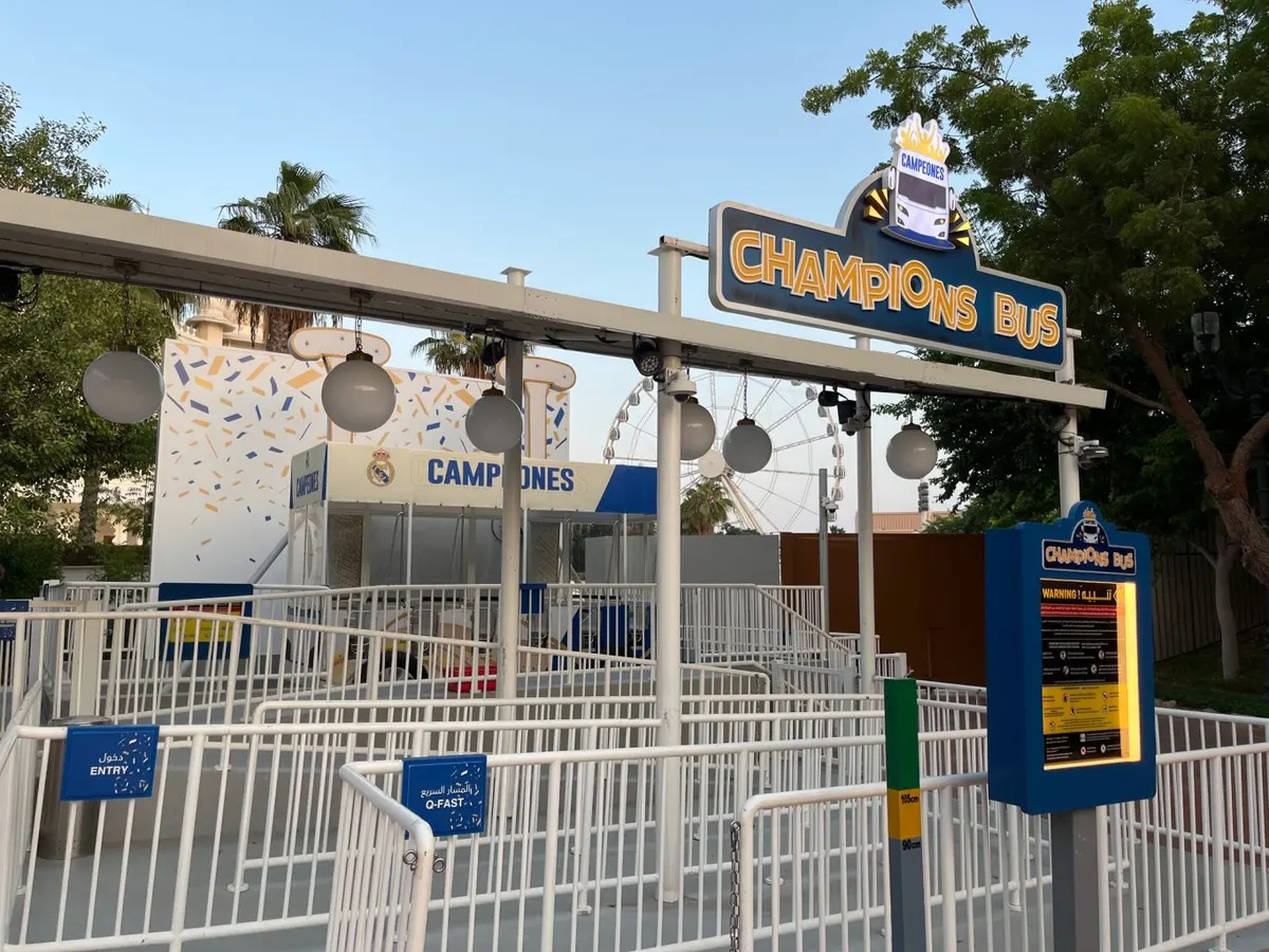 Champions Bus