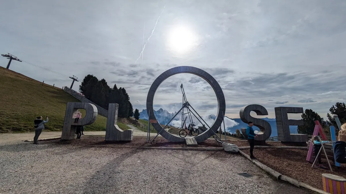 Plose Looping