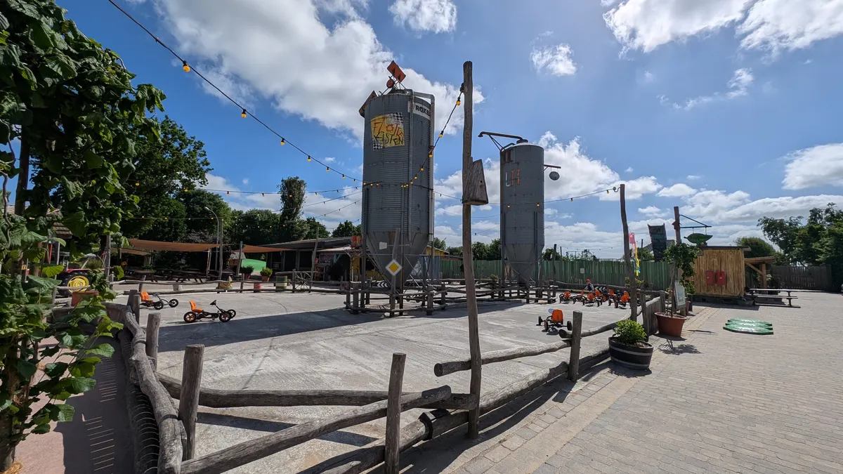 Tret-Go-Kartbahn "Flotte Kisten"