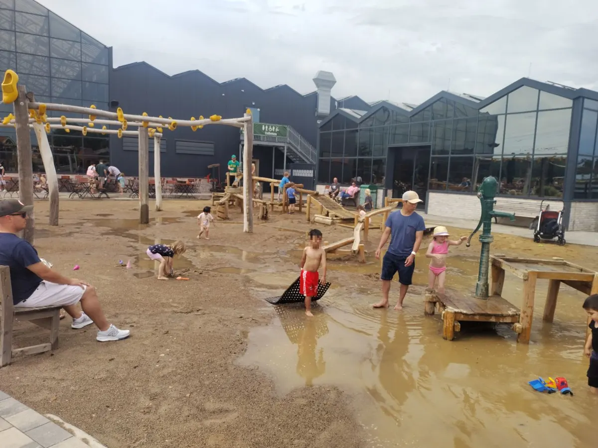 Erfrischender Wasserspielplatz