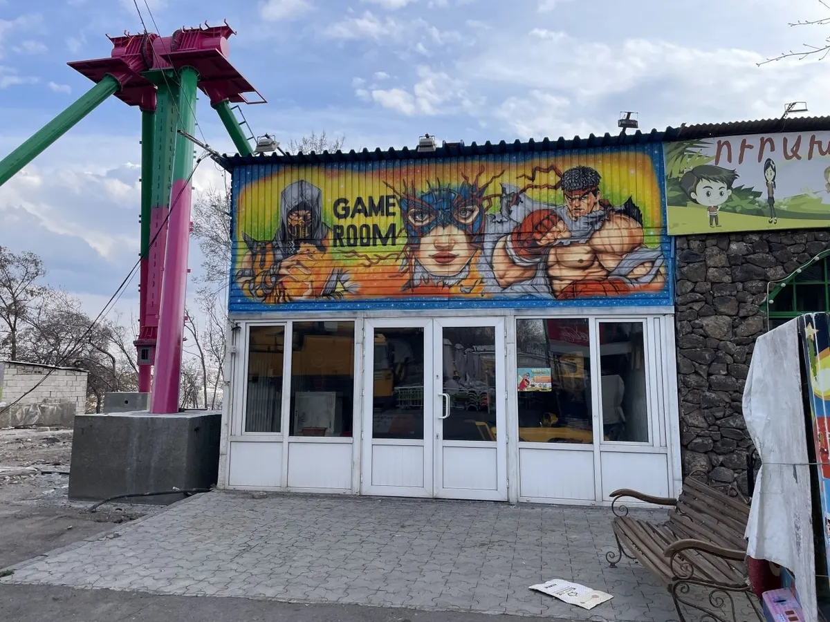 Ավտոմատ խաղեր / Automatische Spiele