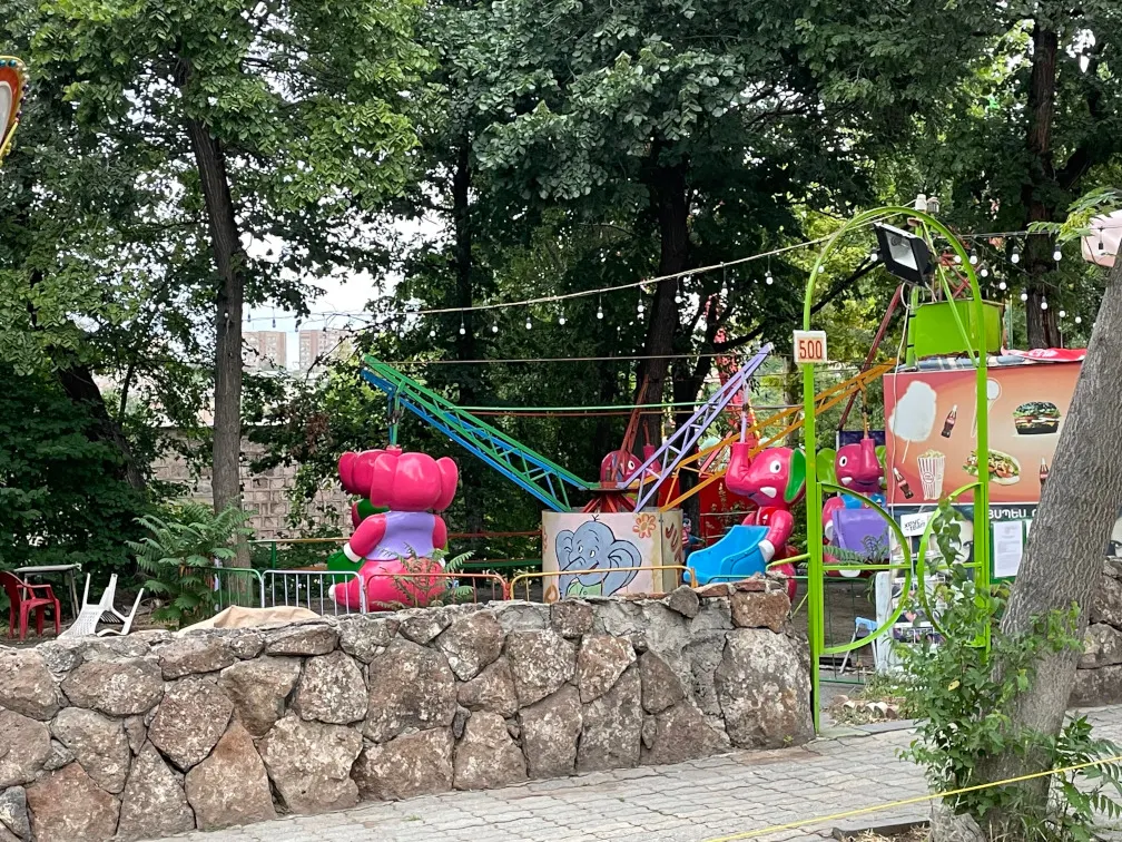 Jumbo / Թռչող փղիկ