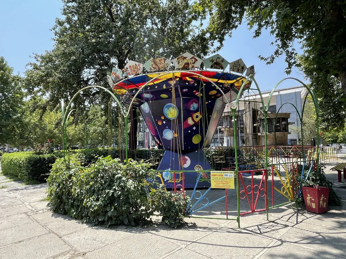 Մանկական շղթա / Child chain carousel