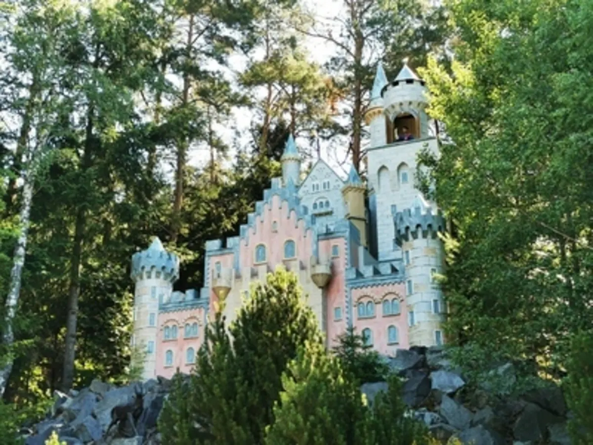 Schloss mit König Ludwig, Bavaria und St. Bartholomä