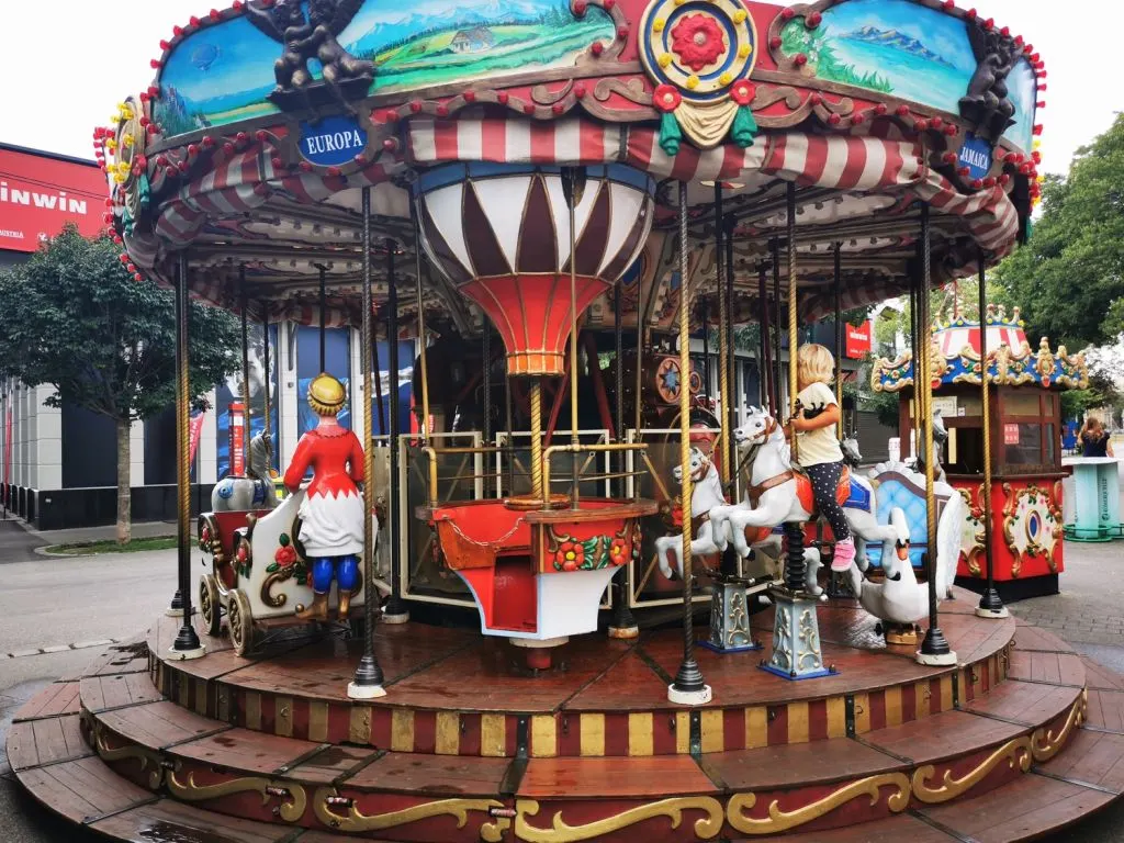 Nostalgie-Ringelspiel