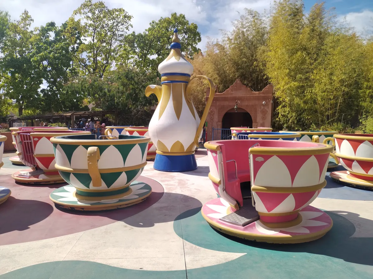 Les Tasses Magiques